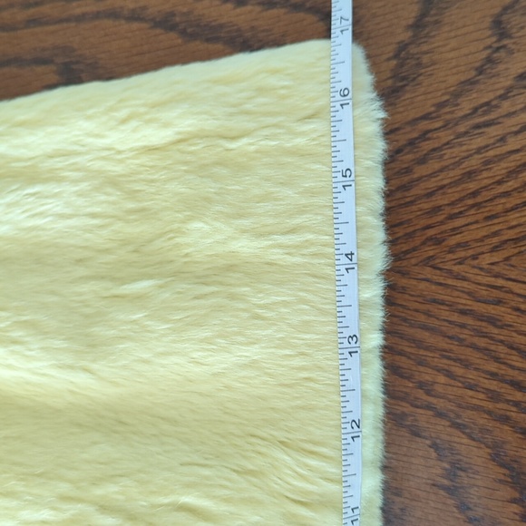 Gianni Versace Couture Vintage Fur Vest in Soft Yellow - Picture 9 of 10